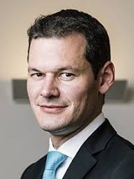 Non seulement pierre maudet, le nouveau président de la république et canton de genève, est un grand « voyageur » aérien, mais c'est aussi un remarquable… planeur, qui évolue très haut. Pierre Maudet Et L Ombre De La Corruption Les Observateurs