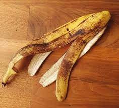 Bananas are known to reduce swelling, protect against developing type 2 diabetes , aid in weight loss, strengthen the nervous system and help with production of white blood cells, all due to the high level of vitamin b6 that bananas contain, flores told live science. Can You Eat The Brown Spots On A Banana Quora