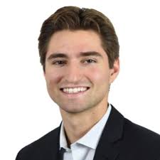 I'm thrilled to share that I will be joining Vanguard as a full-time Client  Relationship Associate!