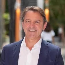 🗳 #Calabria2025 — Il candidato del campo progressista alla presidenza  della Regione Calabria, Pasquale Tridico, non potrà votare. Tridico,  infatti, non ha la residenza in Calabria ma a Roma. @PolitikosIt