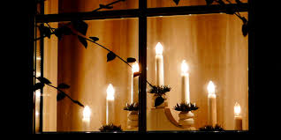 Why Do People Place Candles In Their Windows At Christmastime
