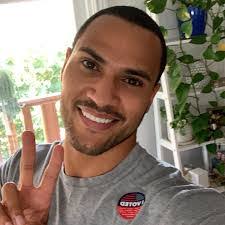 Andre Hall's Instagram, Twitter & Facebook