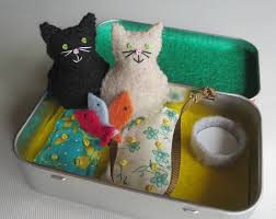 Cat Altoid Tin Miniature Felt Play Set Tiny Cat Stuffed Etsy Sewing Stuffed Animals Felting Projects Felt Crafts