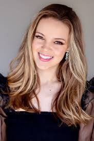 Colleen Marquis's Instagram, Twitter & Facebook