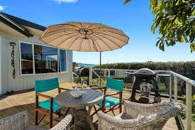 Learn synonyms, antonyms, and opposites of ligar in spanish with english translations of every word. Sea You Soon Ligar Bay Holiday Home Tarakohe Updated 2021 Prices