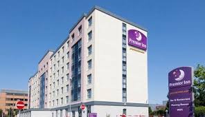 Ideally Situated In The Manor Royal Business Park Of Crawley Business Quarter Just 2 5 Miles Away From Gatwick Airport And Gatwick Airport Gatwick Royal Hotel