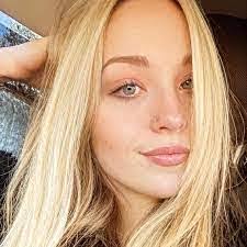 Darla Monroe's Instagram, Twitter & Facebook