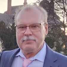 Tom Bolan's Instagram, Twitter & Facebook