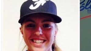 Le Barcarès : Melissa Mayeux, 16 ans, peut être la 1re femme à intégrer la  Major League de Baseball américaine (vidéo)