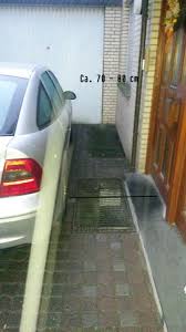 Dadurch, dass kein eigener garagenmietvertrag folgende urteile zum mietrecht könnten sie ebenfalls interessieren. Darf Mieter Die Zufahrt Zum Haus Und Den Zuweg Zur Tur Versperren Kfz Mietrecht Garage