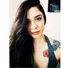 dina mazariegos (@DiaMazzz)