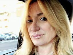 Wilma goich — ho bisogno di vederti 03:10. Susanna Vianello Morta La Voce Di Radio Italia E Amica Di Fiorello Corriere It