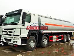 8 X 4 Howo Oil Tanker Truck For Loading Fuel Gasoline 6000