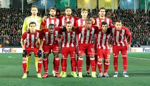 Πέθανε η μητέρα του από κοροναϊό. H Kritikh Twn Paiktwn Toy Olympiakoy Olympiakos Sport 24 Football Soccer Field Soccer