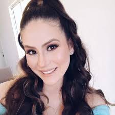 Eu tranquilamente nunca mais deixava chegar perto da minha filha! 🤝