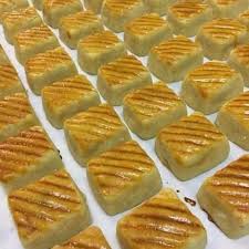 Panggang di dalam oven dengan suhu 150 derajat selama 25 menit. Margarin Juga Gula Pasir Mixer Sebentar Saja Asal Rata Lalu Tambahkan Kuning Telur Mixer Kurang Lebih 1 M Resep Masakan Natal Resep Biskuit Kemasan Kue Kering