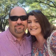 Amy Cagle (@amycagle_hes)