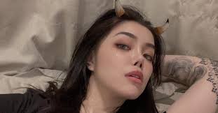 还有很长的路，风也来自很远的地方。