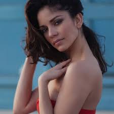 Fernanda Tapia's Instagram, Twitter & Facebook