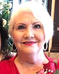 Kathleen Lunt's Instagram, Twitter & Facebook