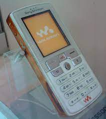 Datei:Sony Ericsson W800i.jpg – Wikipedia
