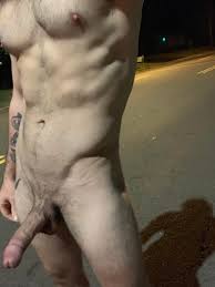 Straight Naked Men Pics and Videos - Guystricked.com