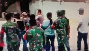 Dadang buaya dengan rombongan lebih kurang 15 orang datang ke koramil pameungpeuk mencari saudara saprudin (anggota tni), tetapi dihalau oleh anggota koramil dan berhasil diamankan beberapa bilah sajam (senjata tajam) berupa golok, samurai, dan egrek dari mobil saudara dadang, katanya. Eqmpfuckzsw0 M