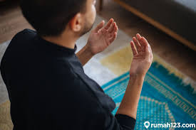 Untuk memohon hajat besar, ada suatu amalan doa. Baca Kumpulan Doa Mustajab Ini Keinginan Kamu Pasti Terkabul Rumah123 Com