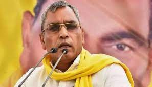Om Prakash Rajbhar took pinch on Keshav Maurya says UP Mane Chup if he  speaks BJP will cut his tongue | ओपी राजभर ने ली केशव मौर्य की चुटकी, बोले-  ''उप माने