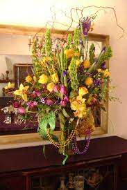 Zabawa mardi gras centerpiece pomysły. Mardi Gras Floral Arrangement Mardi Gras Centerpieces Mardi Gras Crafts Mardi Gras Dinner Party