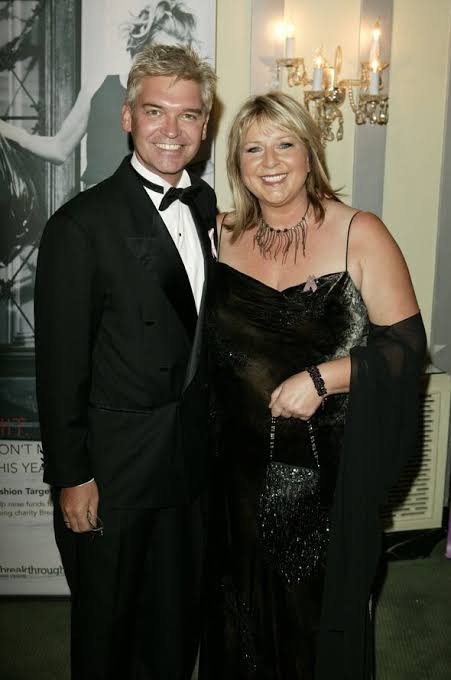 Fern Britton's bitter feud with Phillip Schofield - bitter pay row to  reunion snub | TV & Radio | Showbiz & TV | Express.co.uk