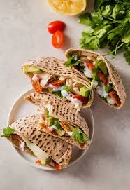 1001 Idees De Repas De Midi Equilibre A Emporter Avec Soi Au Bureau En 2020 Repas Repas Midi Idee Repas Equilibre