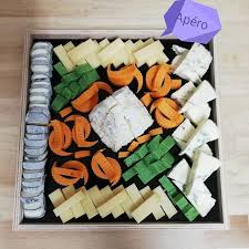 Plateau Aperitif Maison Du Fromage Pouligny St Pierre Maisondufromage Poulignysaintpierre Parcnaturelregionaldelabrenne Fromage D Cheese Board Cheese Food