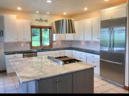 kitchen countertop: quartz, corian