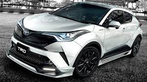 Toyota Nin B Segment Crossover Modeli C Hr Performans Departmanlarinin Maharetli Ellerinde Bambaska Bir Kimlige Burundu Uretimi Tu Toyota Otomobil Crossover