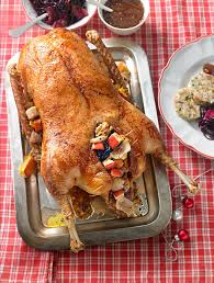 Gefullter Gansebraten Mit Serviettenknodeln Gansebraten Rezept Weihnachtsgans Rezept Einfach Martinsgans Rezept
