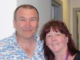 POBOL Y CWM SUNDAY OMNIBUS Group