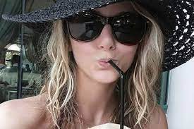 Amii ile bağlantı kurmak için şimdi facebook'a katıl. Zajyns9r3 Hljm