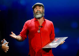 Just because i felt like it. Eric Cantona Mit Bizarrem Auftritt Bei Uefa Auslosung In Monaco
