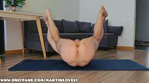 Sexy Muscular Guy doing Naked Yoga Session - Pornhub.com