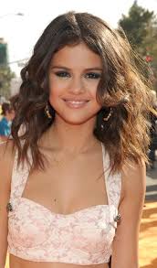 She has tried almost any kinds of hairstyles and haircuts until now. 43 Stunning Selena Gomez Hairstyles You Need To Check Out