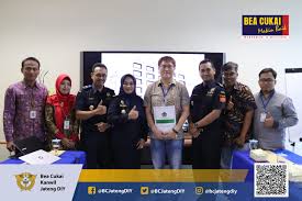Check spelling or type a new query. Siap Siap Gaess Perusahaan Tas Merk Terkenal Ini Butuh 5000 Karyawan Baru Kanwil Djbc Jateng Diy