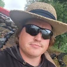 To all you girls that have big butts and have trouble getter jeans on... I  have the same problem!! #bigbootyprobs #ineedmorejeans