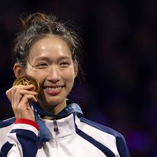 Paris Olympics: 'Absolutely perfect' Chinese divers spark social media  frenzy over gold medal