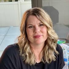 This person ordered an item from me last night, but they ordered the wrong  size and they want to upgrade to a different size. I asked them to please  pay the difference