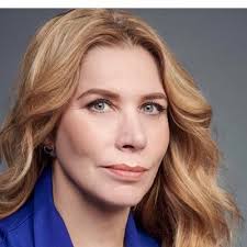 After that, the women around him start seducing him dramatically as if he were someone else. Leah Hardy Leahfhardy Twitter
