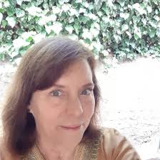 Hello everyone! Has anyone gone through the process of signing an official  document with a notary present? The document is in English so I'm wondering  if I need an English speaking notary?