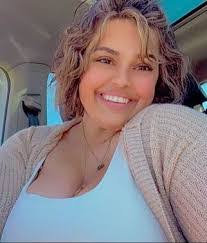 Kara Schwartz's Instagram, Twitter & Facebook