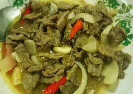 Video ni aku dah record sehari selepas raya haji,bru skg dpt upload.huhu resepi daging kicap ni sedikit berkuah sbb family aku. Daging Goreng Kunyit