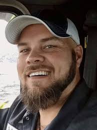 Alan Brewster's Instagram, Twitter & Facebook